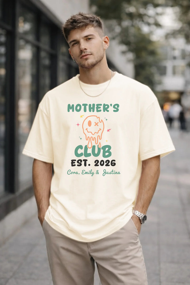 Personalized mom t-shirt in ivory with melting smiley face and kids names front view - Jollimate