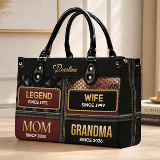 Customized leather tote bag displaying family roles and dates, perfect as a thoughtful anniversary or birthday gift for mom.
