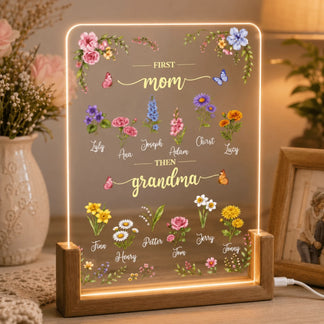 Custom birth flower acrylic lamp featuring family names, an elegant personalized Mother's Day gift for grandma.