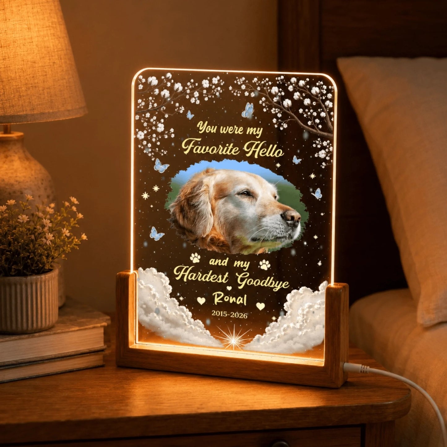 Customized pet memorial night light gift, featuring a cherished golden retriever photo and sympathy quote for home.